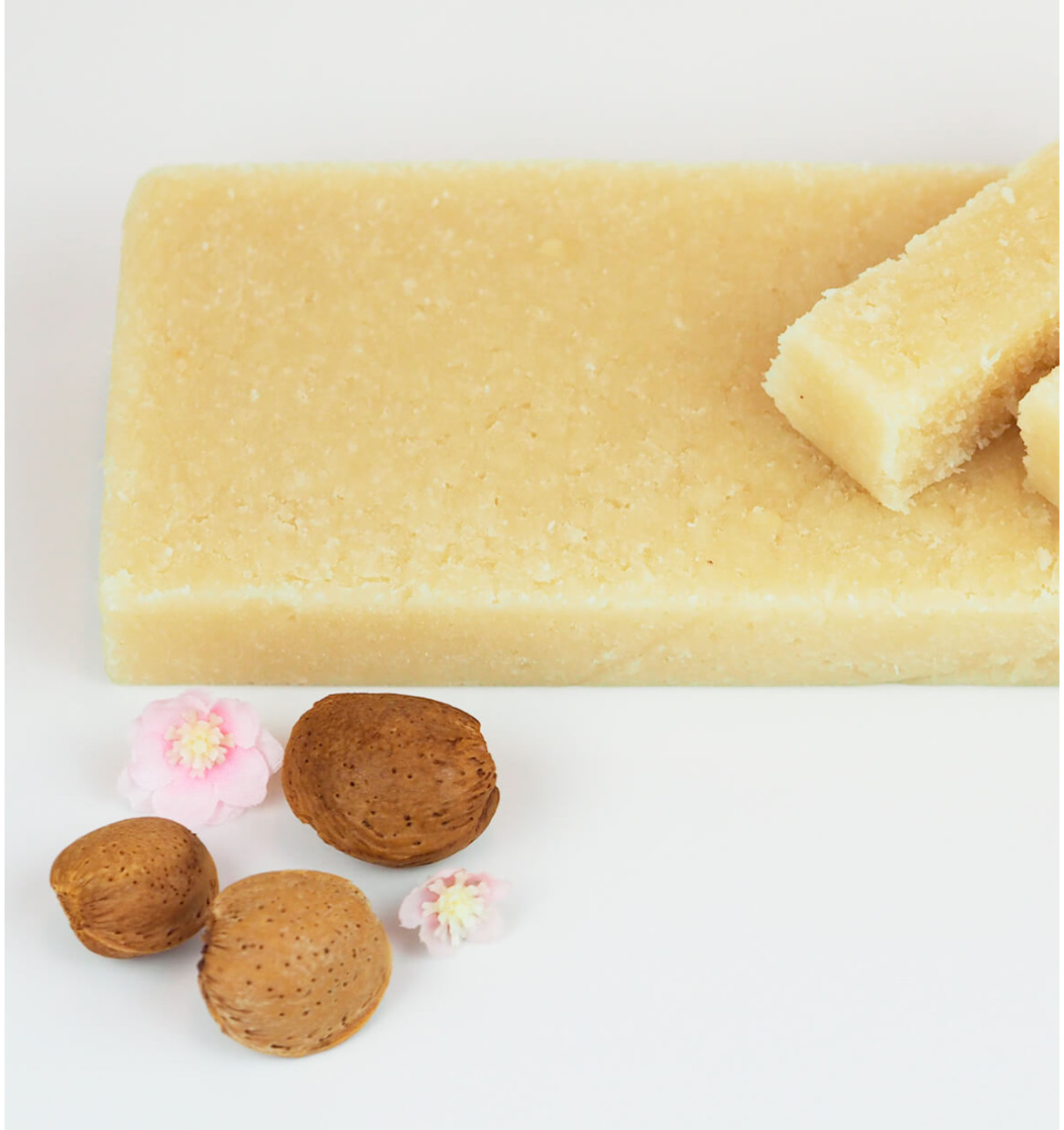 Turrón de Coco con Almendra 600 grs.