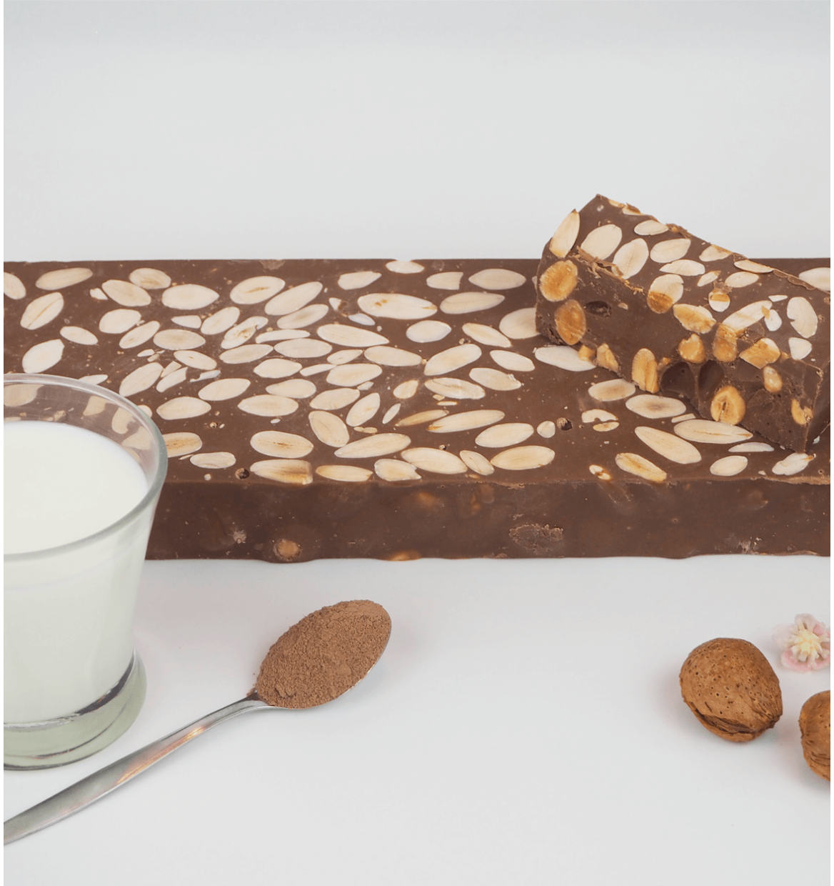 Turrón de Chocolate con leche con Almendras